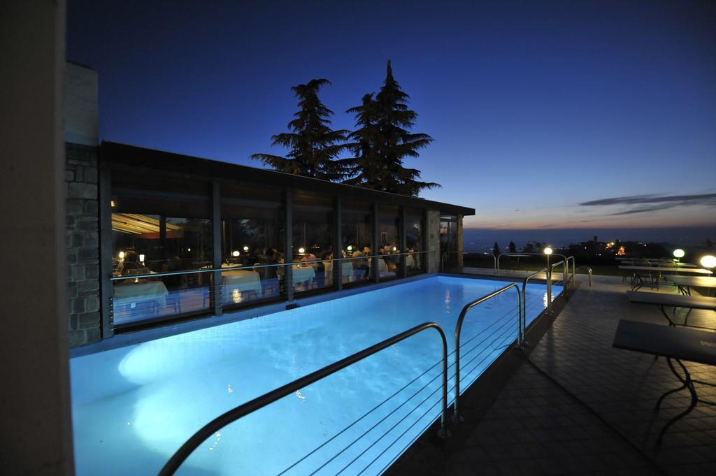 Ca' Del Lupo Hotel Montelupo Albese Exterior photo